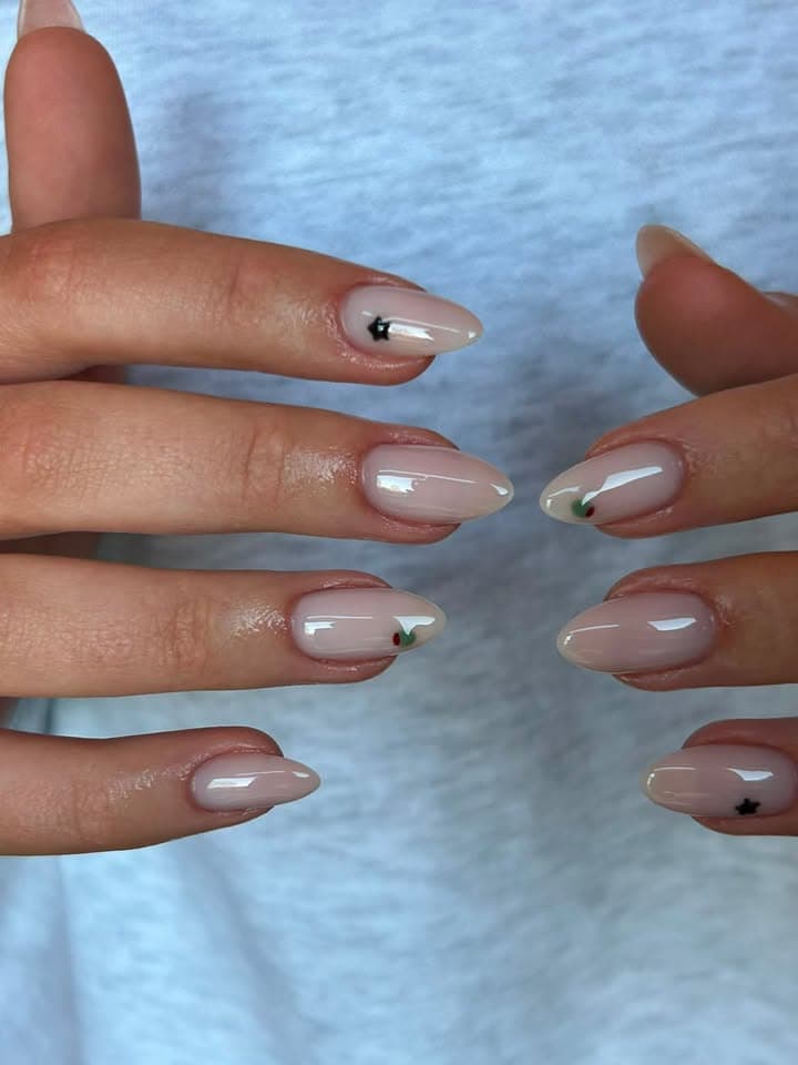 Example of Elena's nail art (photo 9 of 14)